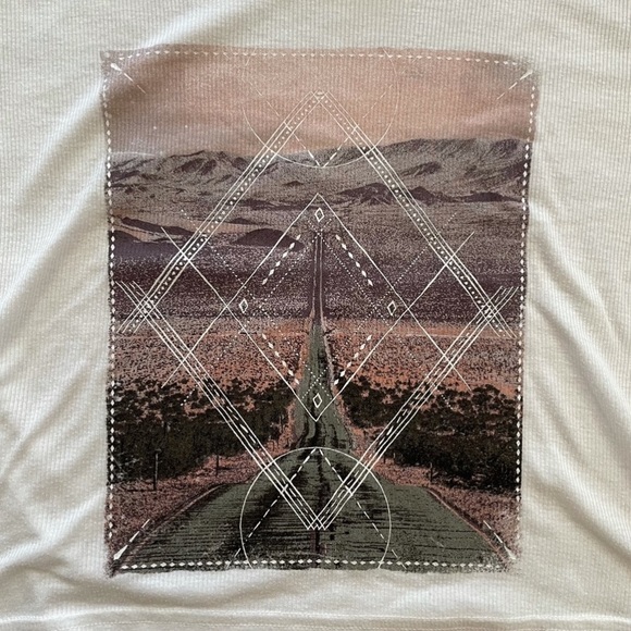 Tokyo Darling Diamond Graphic Crop Top - Picture 5 of 5